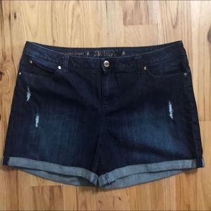 Jennifer Lopez denim boyfriend shorts size 16